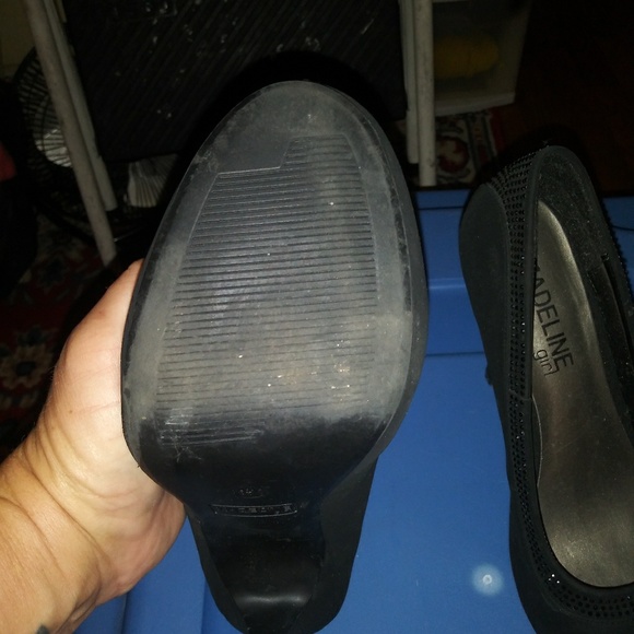 Womans heels - Picture 3 of 3